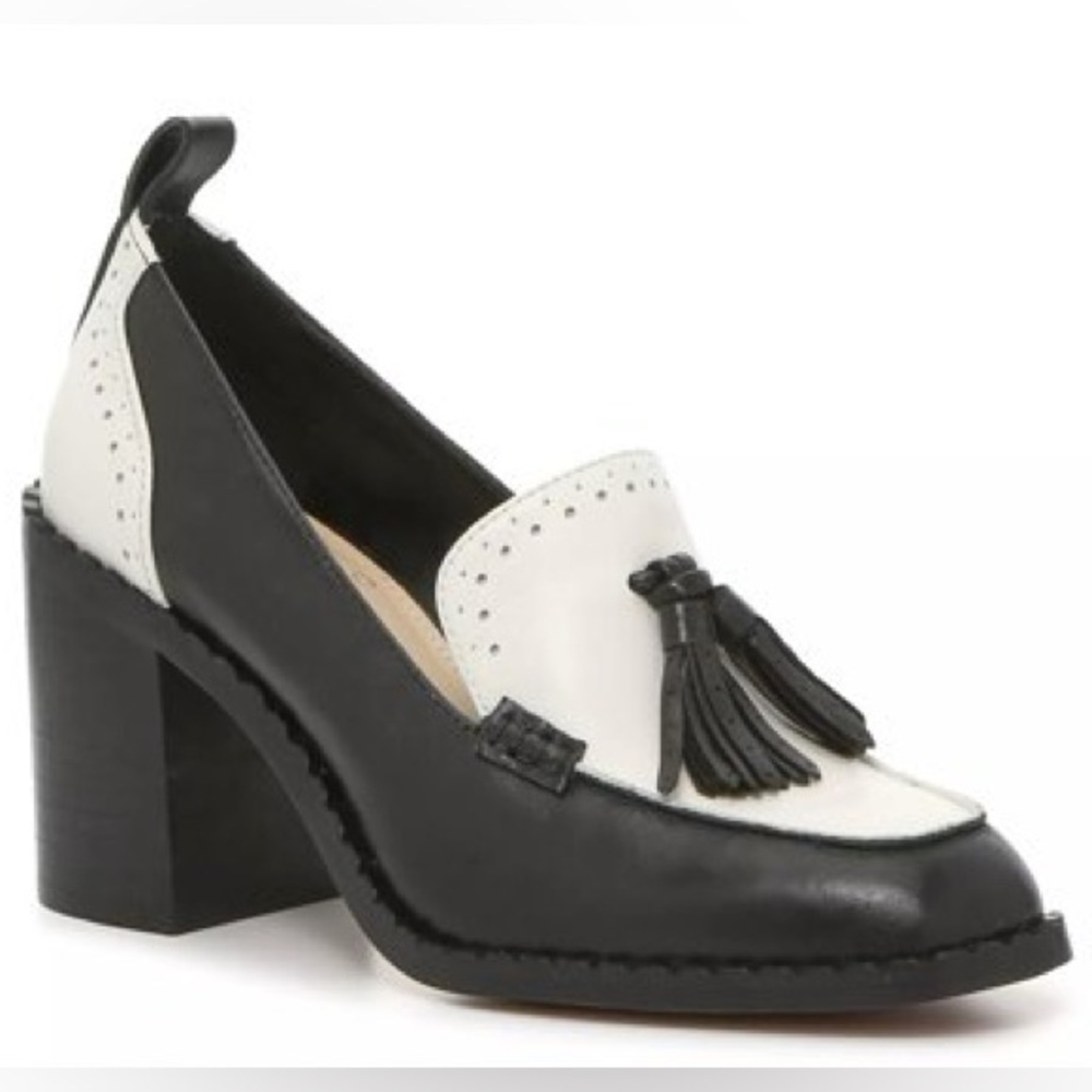 Vince Camuto Caiana Tassel Loafer in Black & White, Size 9.5 EUC, Like New